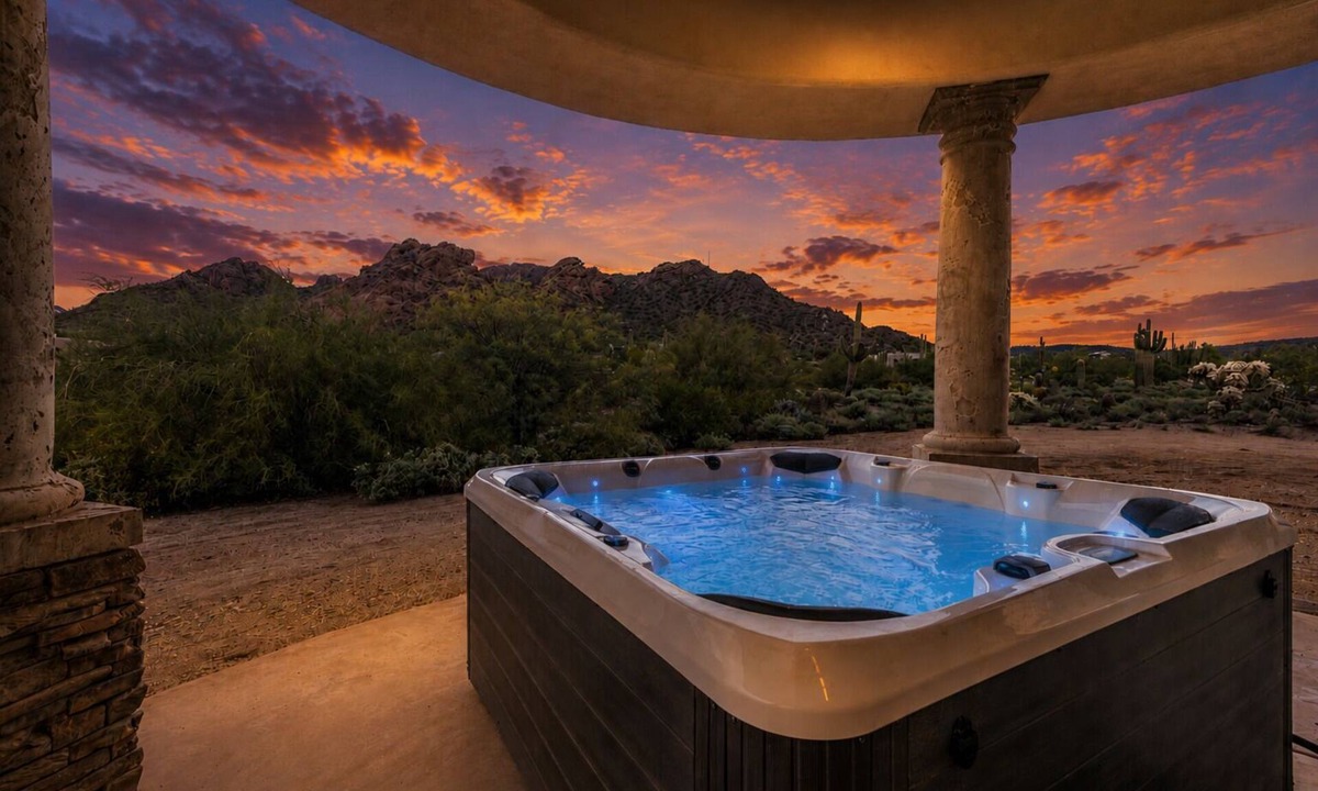 Apache Junction House | 5,000sf Custom Estate | 4 Ensuite Suites | Monthly Stays Welcome | Hot Tub