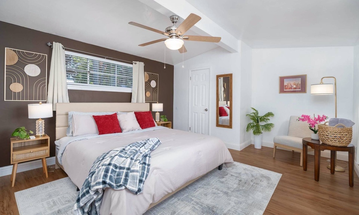 Bakersfield House | 5 min Walk to Panorama Bluffs! Preserve Trails Family-sized House 5 Beds Sleep 8