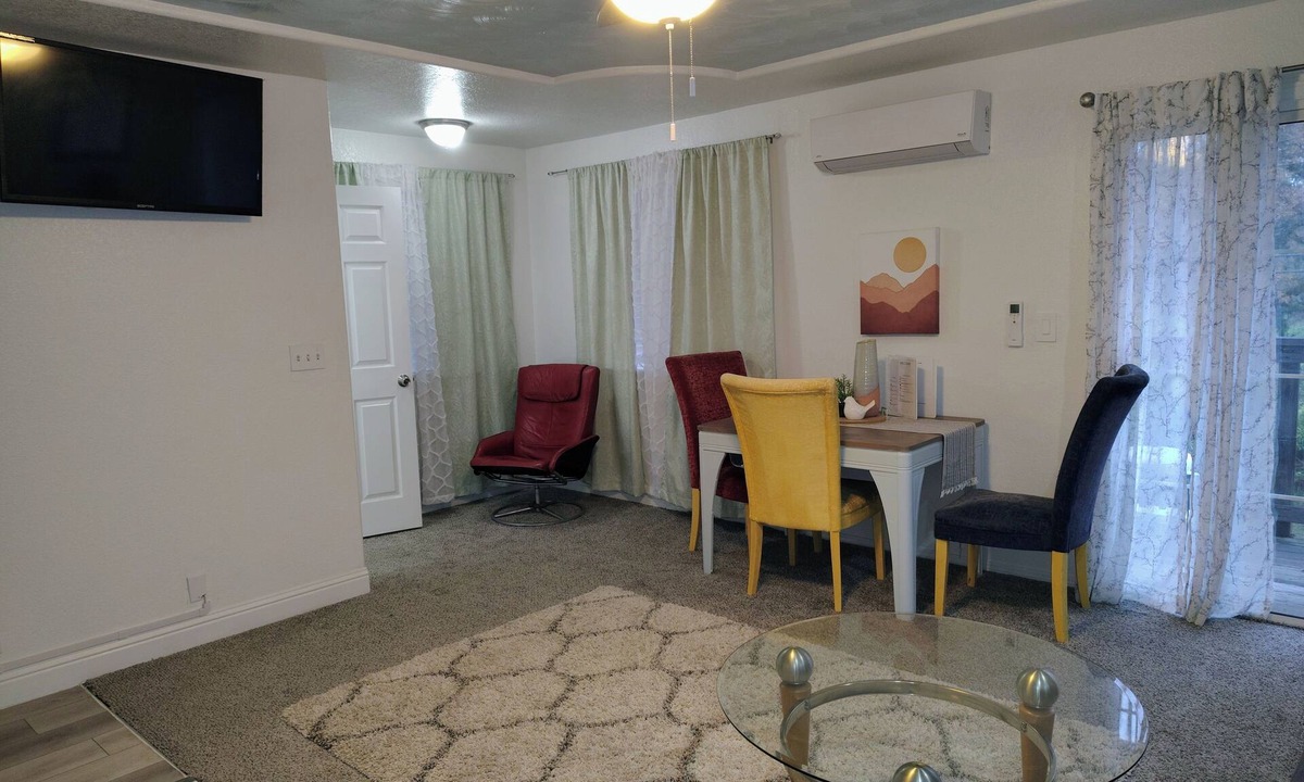 Roseville Apartment | 5 minutes to Kaiser - Close to everything