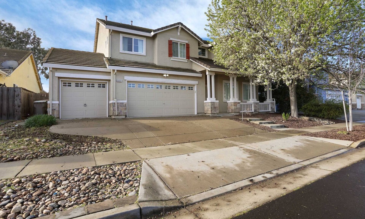 West Sacramento House | 5BR/3BA Central and Spacious Oasis Near the River