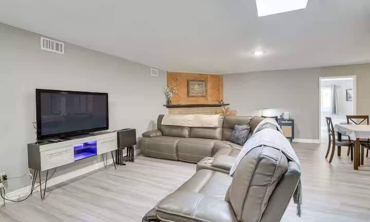 Spring Valley House | 5BR Retreat w/Hot Tub, BBQ & Foosball