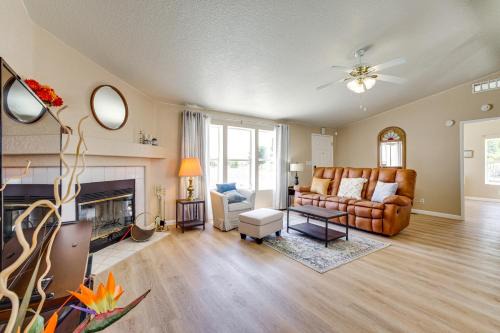 Pahrump House | 6 Mi to Downtown Pahrump: Scenic Desert Retreat