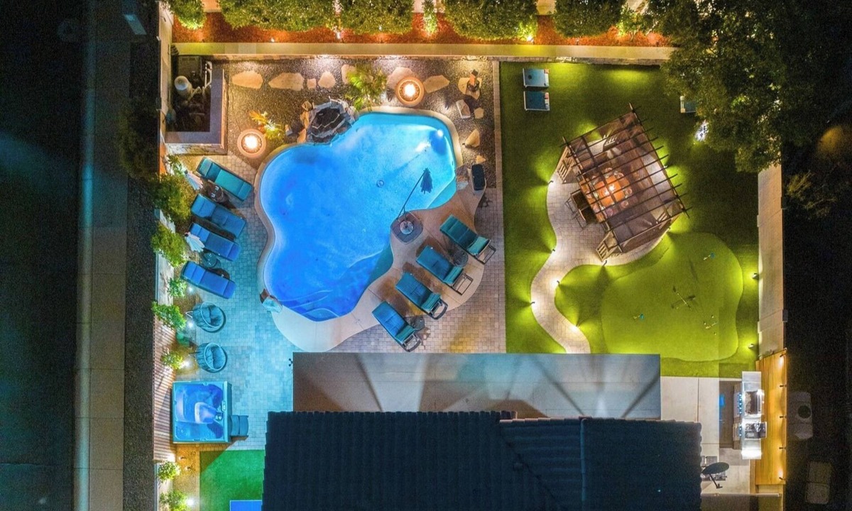 Cobblefield House | 6BR Wonder w/Heated Pool/Hot Tub/Game Room