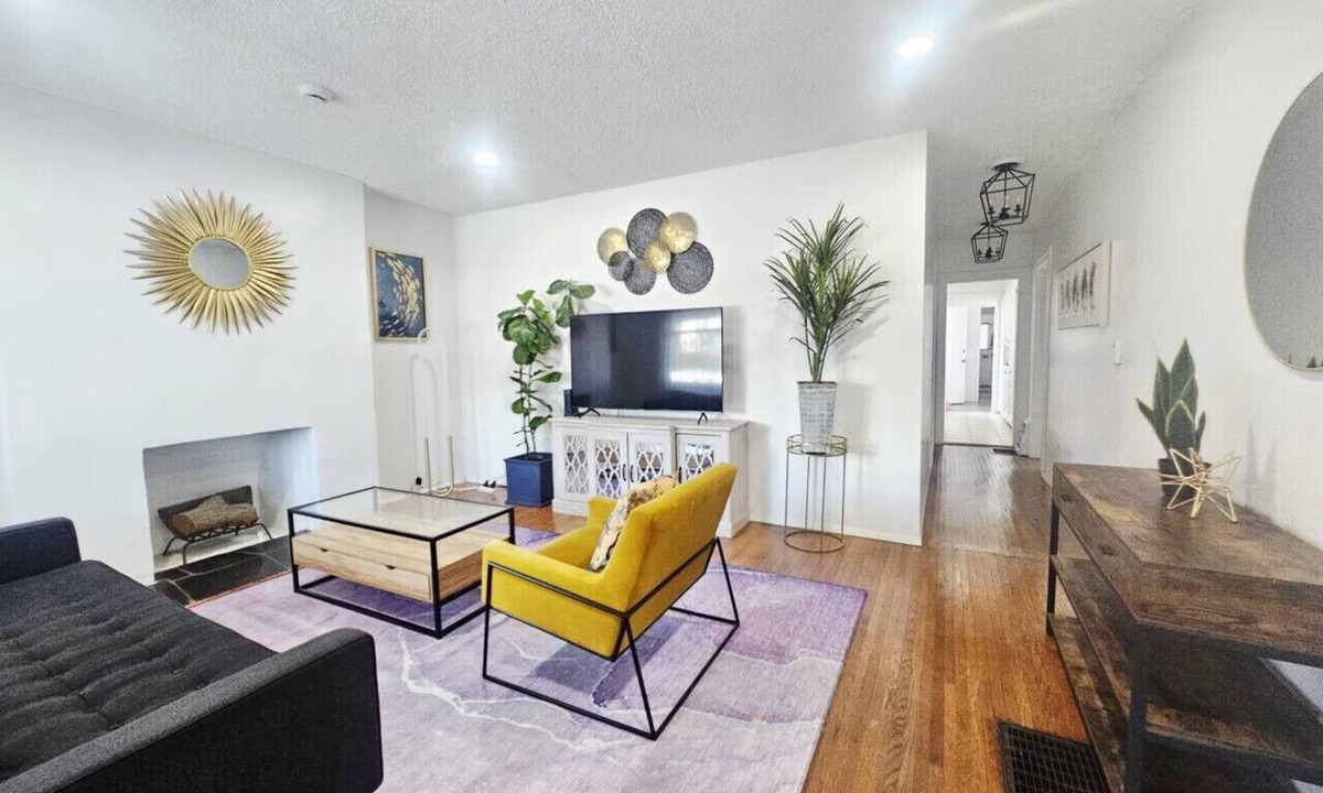 Los Angeles House | 6BR World Cup Retreat - 5.5mi to SoFi - Deck + BBQ