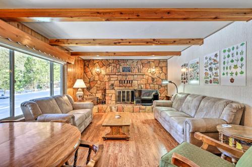 Harden Flat House | 7 Mi to Yosemite Nat'l Park: Riverfront Getaway!