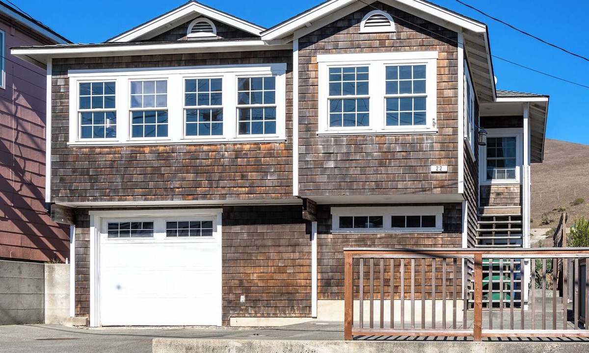 Dillon Beach House | 7-Min Walk to Dillon Beach! Sun&Sand~Game Room! Pup~Sea Breeze