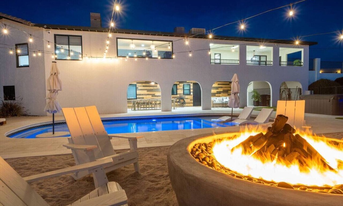 Lake Havasu City House | 7200 Sq Ft Luxury Compound ~ 8BR-9BA ~ 1.5 Acre ~ Huge Game Barn ~