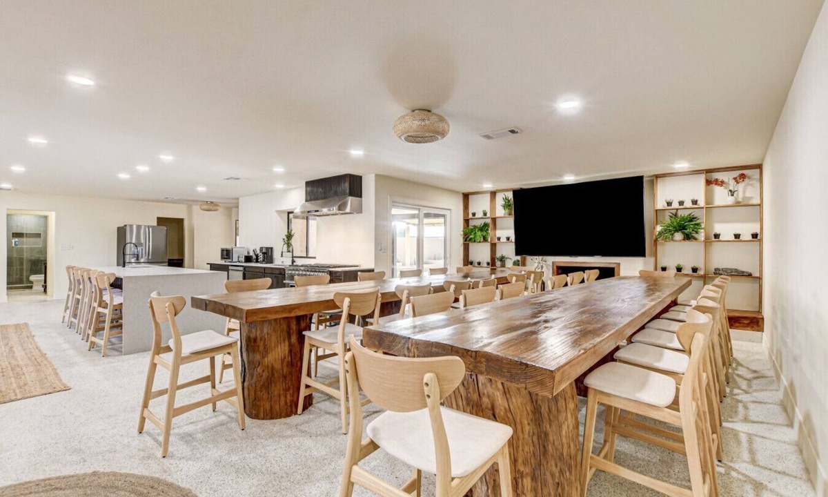 Las Vegas House | 7BD/6.5BA Zen Haven near the Strip