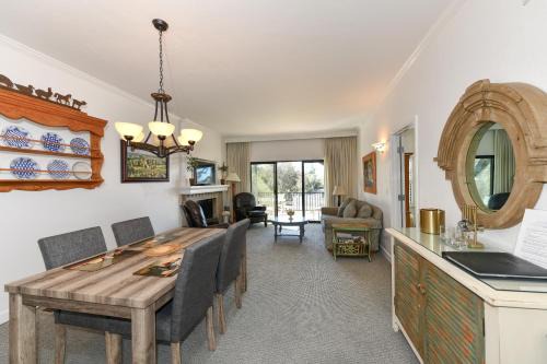Napa Apartment | 888 Oak Creek at Silverado condo