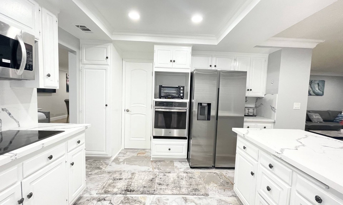 Southwest Anaheim House | 9BR Home Near Disney and Convention Center