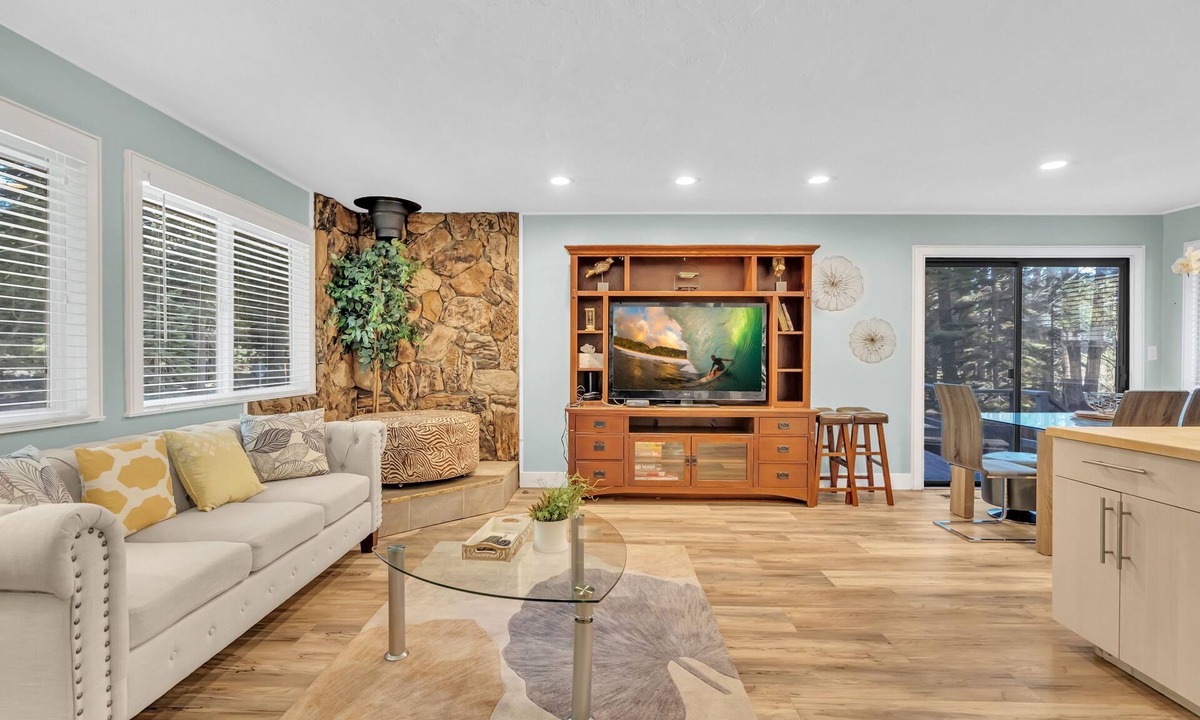 Tahoe Paradise House | A great 2 bedrooms/2 baths house away from the crowd but yet perfect location