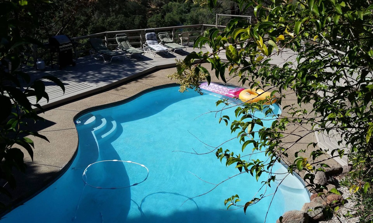 Rancho Calaveras House | A Great Home in a Resort-Like Setting- Private Retreat with pool & River Views