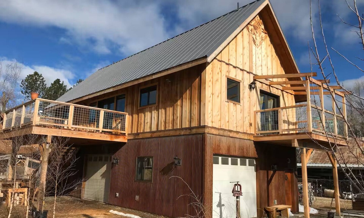 Quincy House | A Restful Retreat Just A Stones Throw Away From Downtown