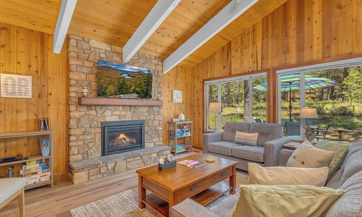 Overlook Park House | AC, Pet friendly, family friendly, great location!