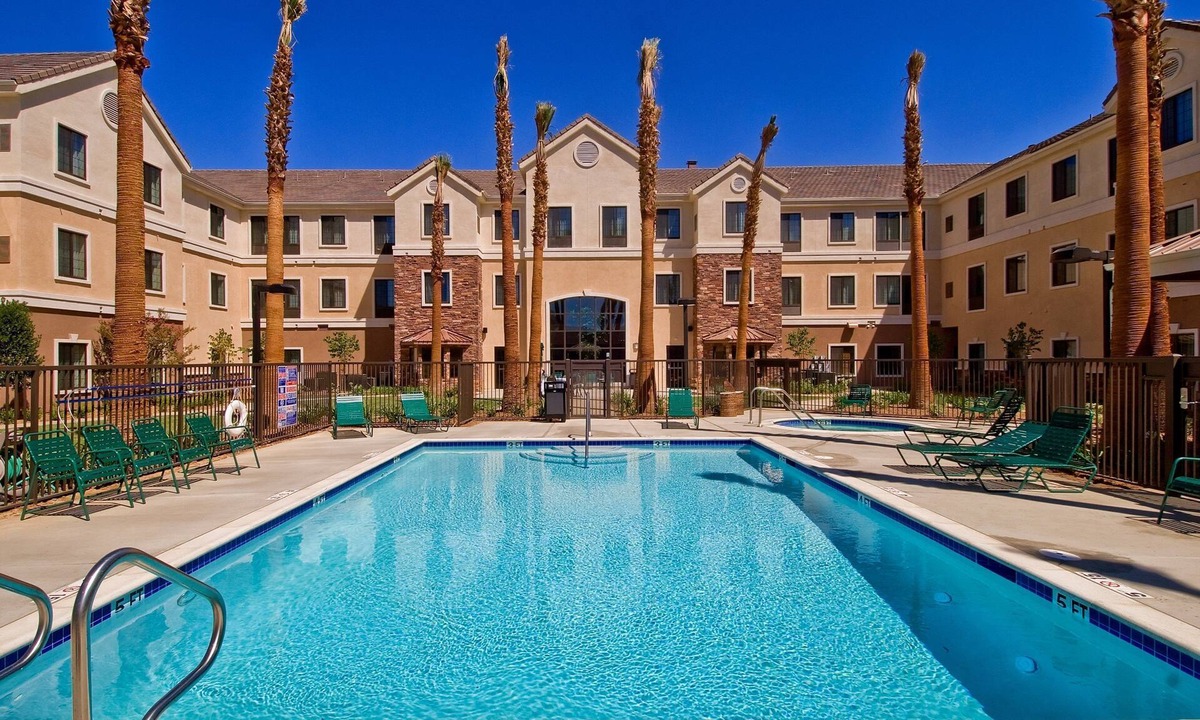 Palmdale Apartment | Accessible 1BR w/Roll-In Shower, Palmdale
