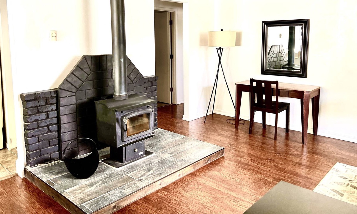 Southeast Bend Condo | Adorable 2 Bedroom 1 Bath Home in Fourplex with Fenced yard
