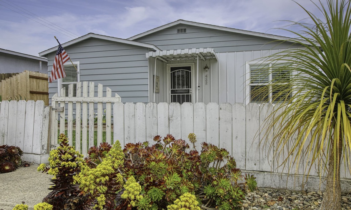 Grover Beach House | Adorable Dog Friendly Vacation Home in Grover Beach