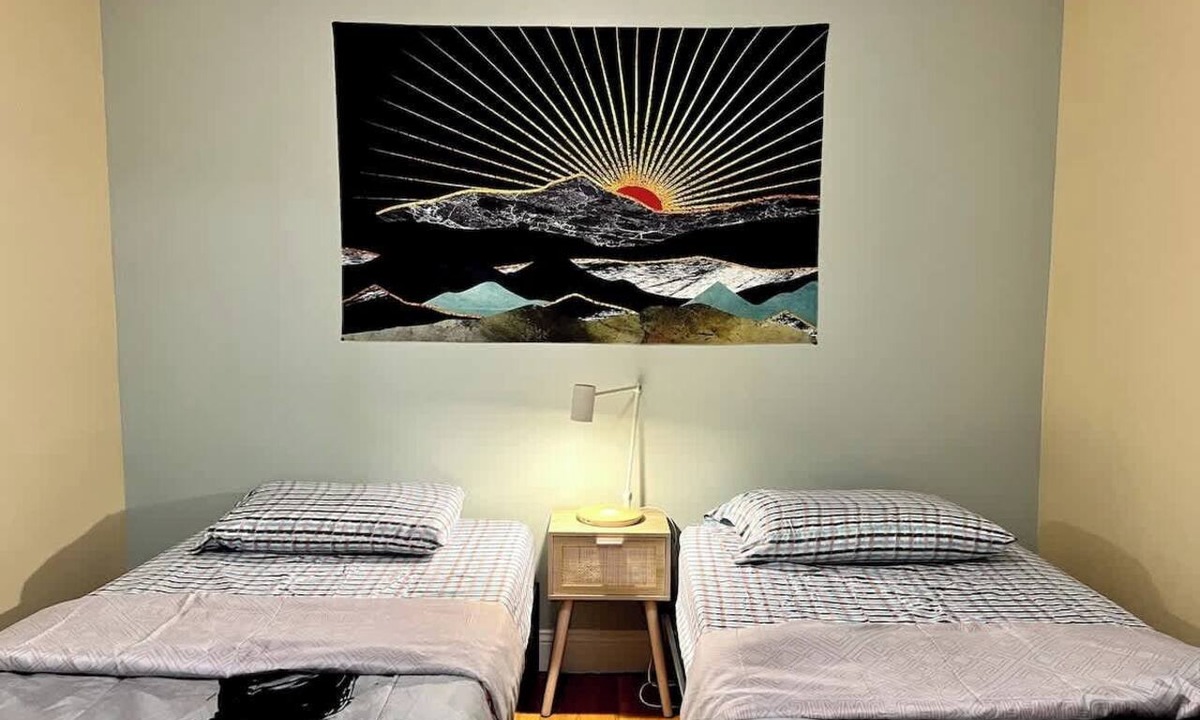 Oakland Ave - Harrison St Apartment | Affordable 2BR Apt | Uptown + Parking + Near Shops & Dining