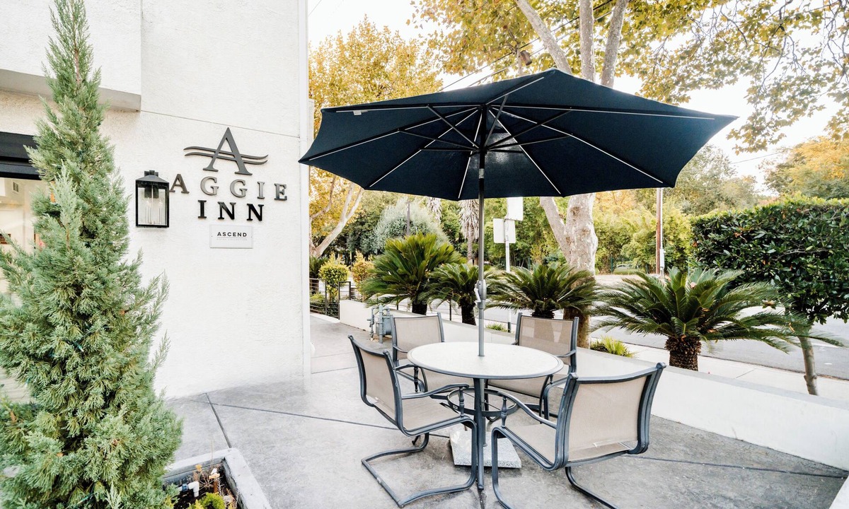 Davis Hotel | Aggie Inn, an Ascend Collection Hotel