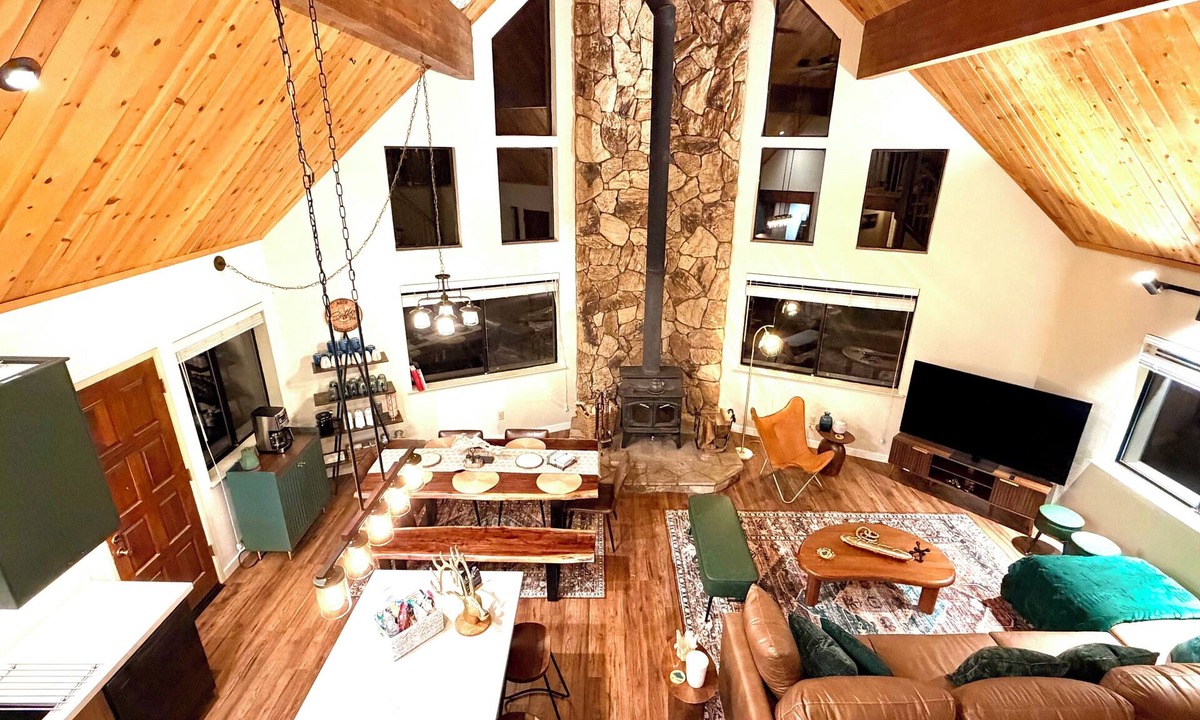 Camp Connell Cabin | Al's Chalet, Sierra Pines Retreat, Sleeps 12