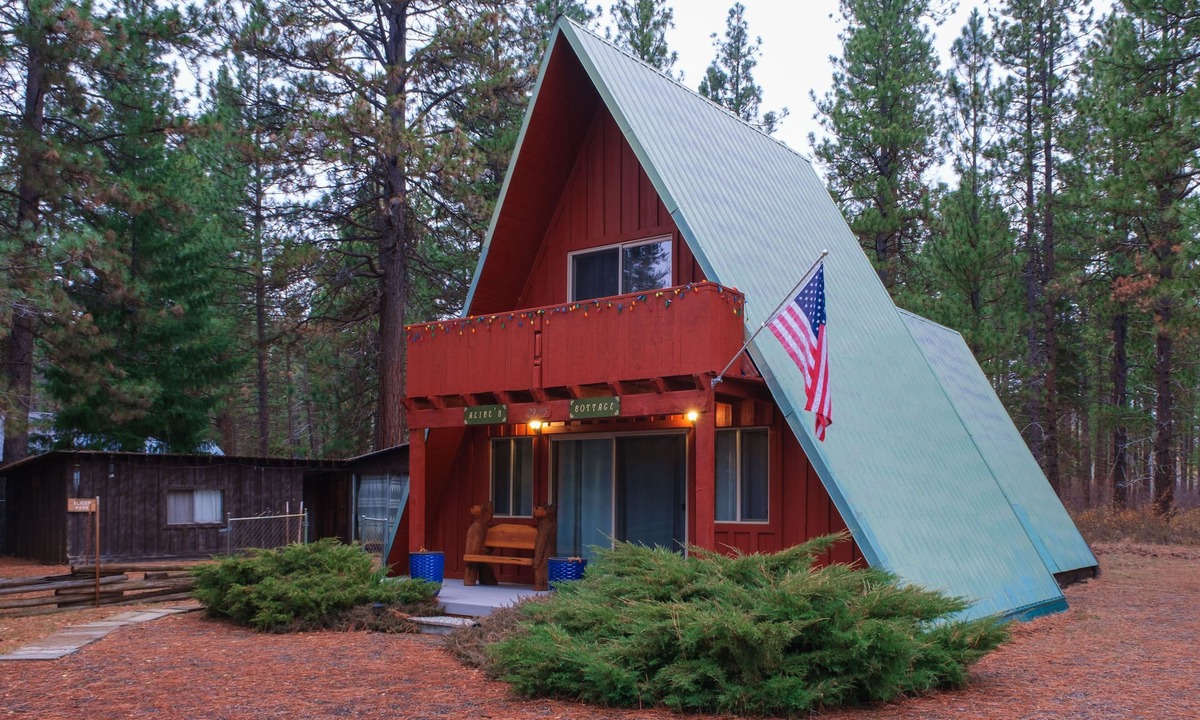 Klamath Falls Ski Chalet | Alice's Cottage in Rocky Point