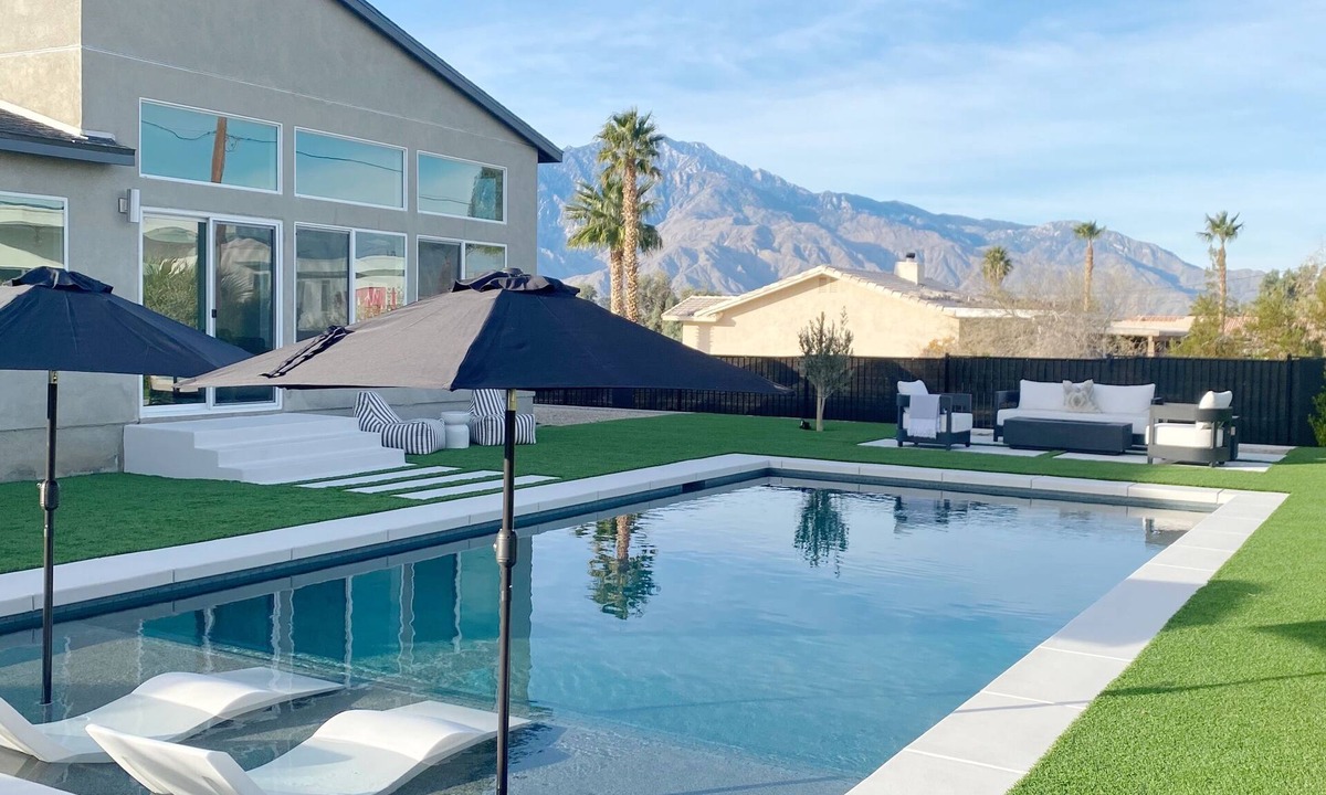 B-Bar-H Ranch House | Alpenglow House - MCM Sanctuary North of Palm Springs 🌵
