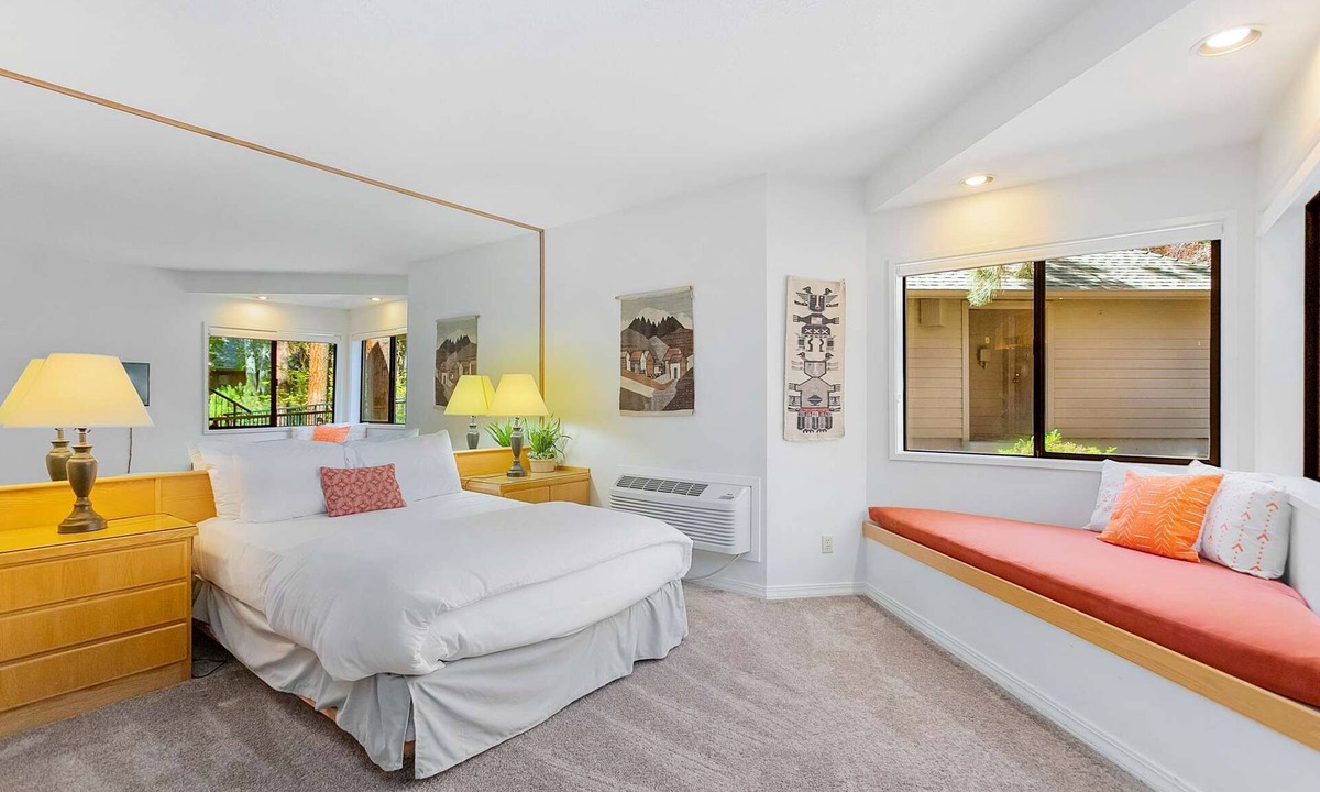 Century West Apartment | Alpine Studio at Mount Bachelor w/Pool & Hot Tub