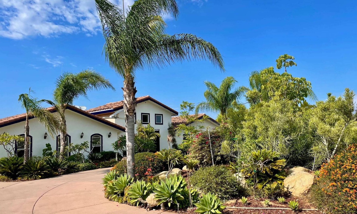 Vista Villa | AltaVista 8br Spacious, Private, Built to Delight!