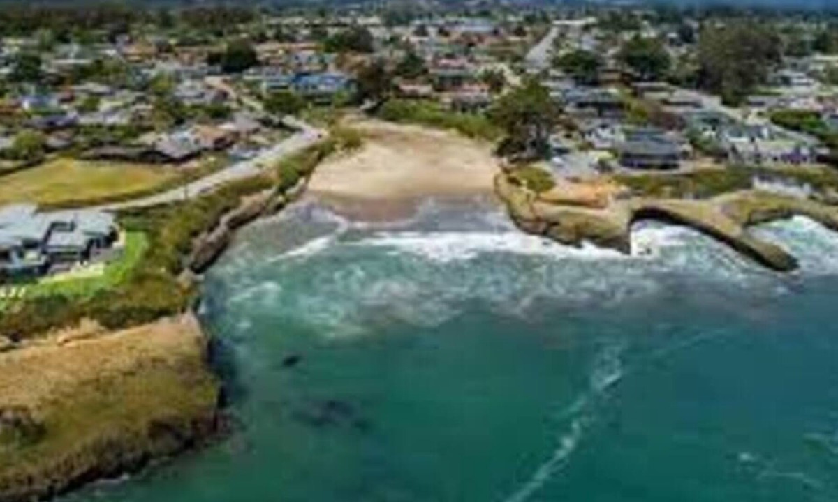 Opal Cliffs House | Amazing 1 bdr guest house minutes from the beach