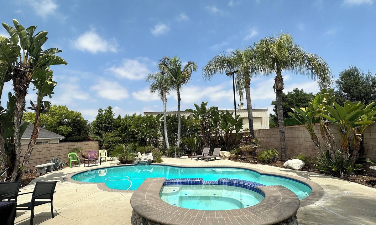 Rowland Heights House | AMAZING Family- Friendly Villa with Pool + BBQ + Fire-pit, Disney & Water Park