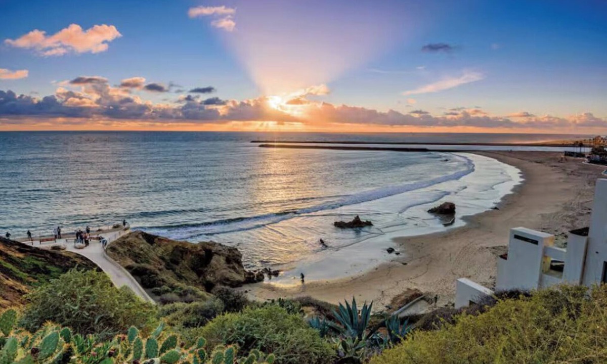 Corona del Mar House | Amazing Location, Walk to Beach & Restaurants
