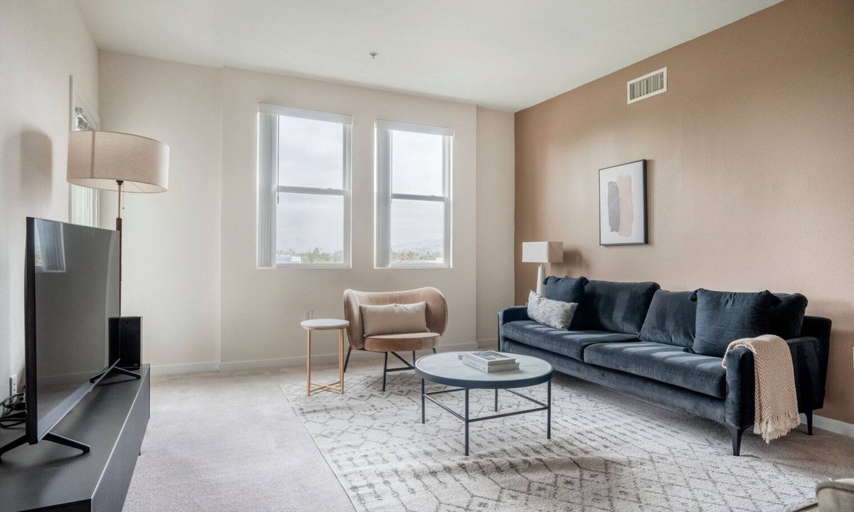 Union City Apartment | Amazing Union City 2BR w/Pool & Spa, nr BART, by Blueground