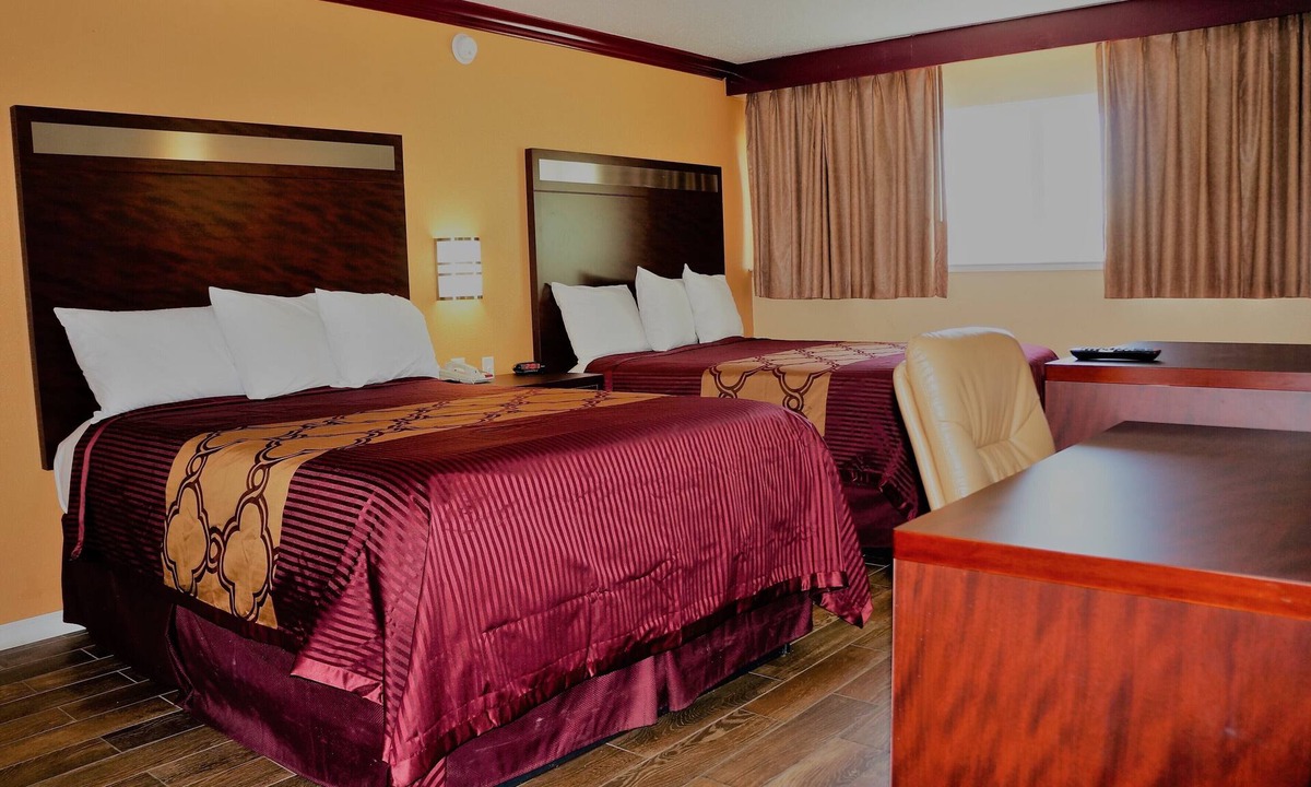 Yuba City Hotel | America's Deluxe Inn