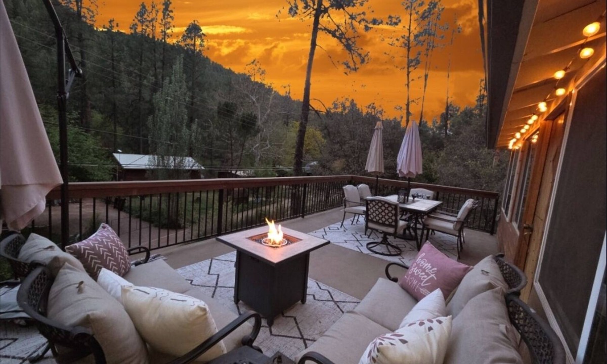 Kohls Ranch Cabin | Applecross Cottage at Tonto Creek~Hike, Explore, Hot Tub, Repeat!