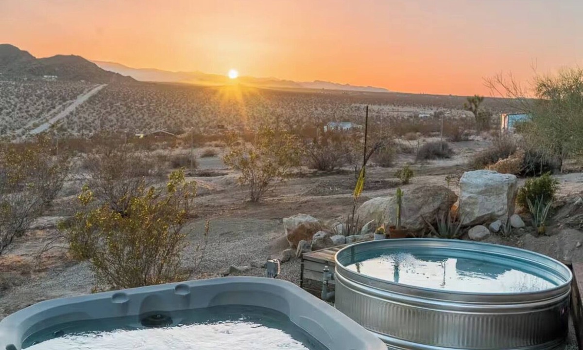 Joshua Tree House | Art House Joshua Tree - Spa, Cowboy Pool & Views