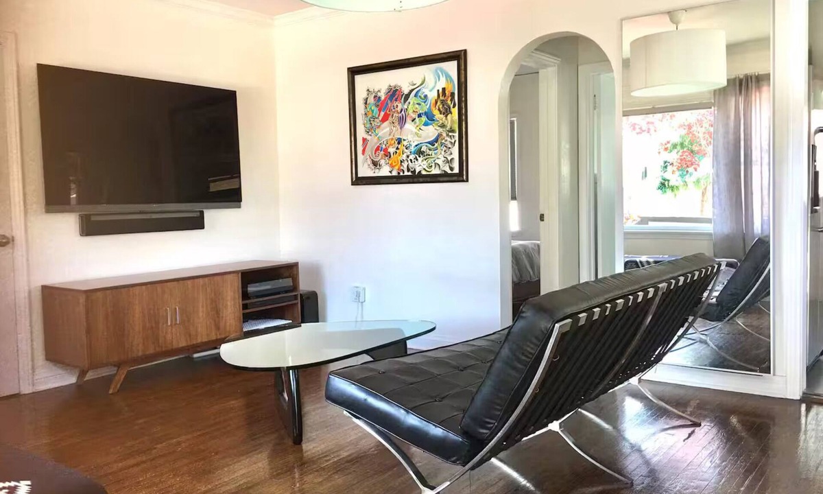East Village Apartment | Artist's Secret Garden Downtown Long Beach