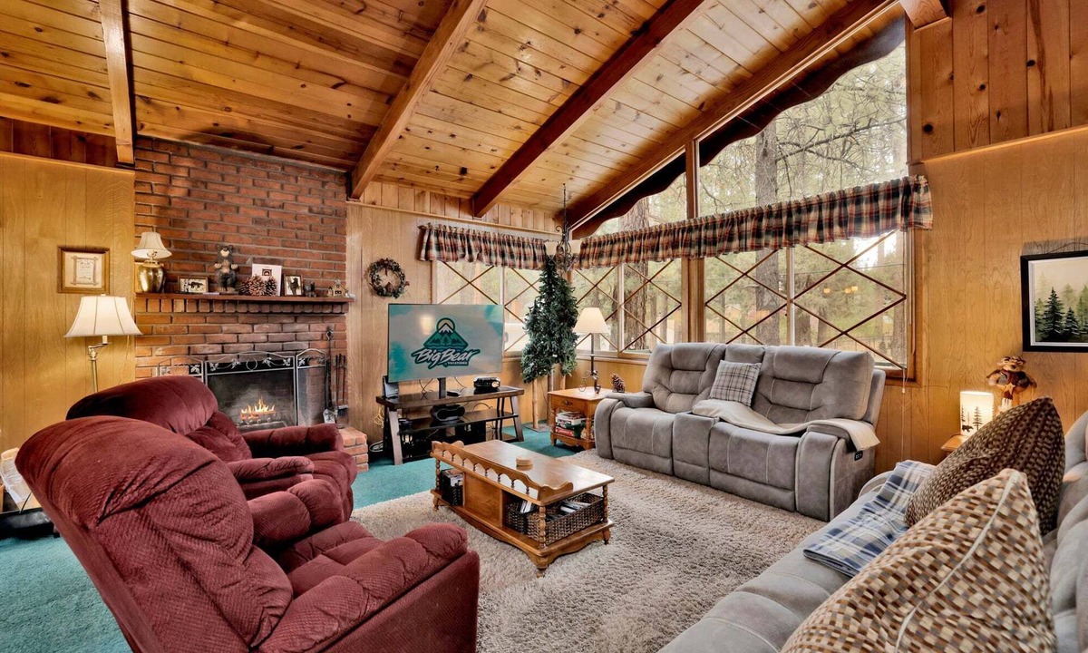 Fox Farm House | Avalon Hide OUT #1336