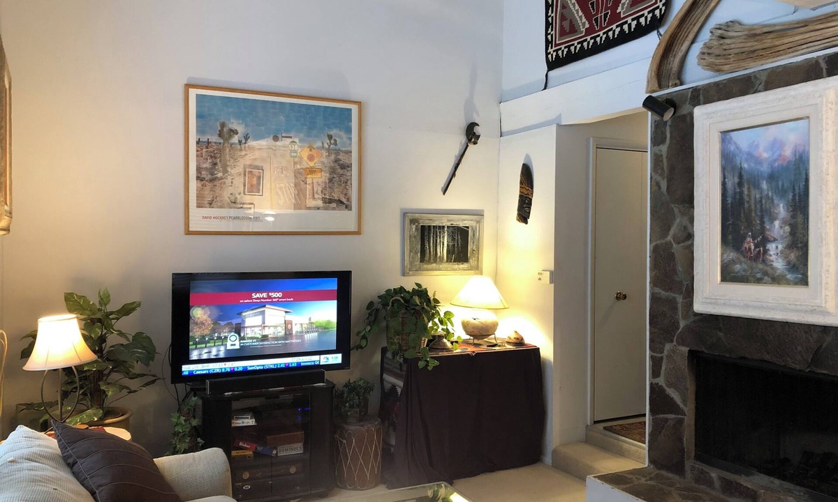 Lake Forest Condo | Awesome 1-bedroom condo in Tahoe City perfect for your getaway