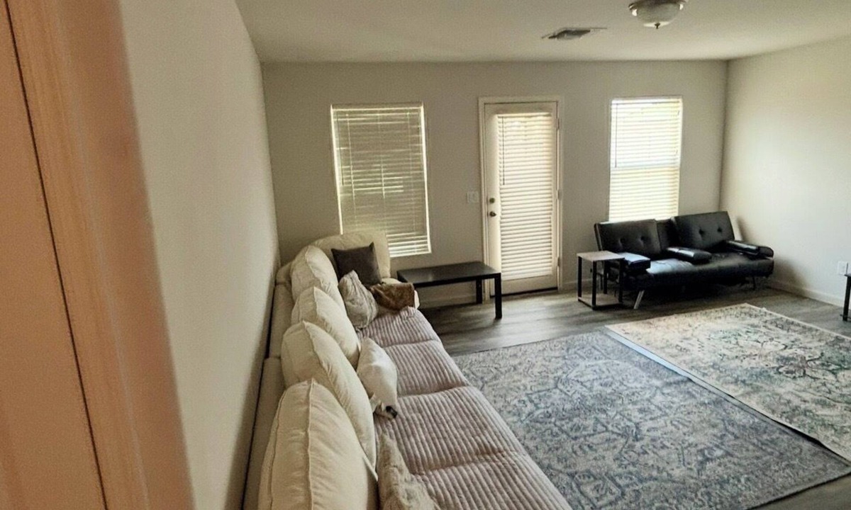 Kingman House | Awesome 3-bedroom house with AC in pleasant Kingman