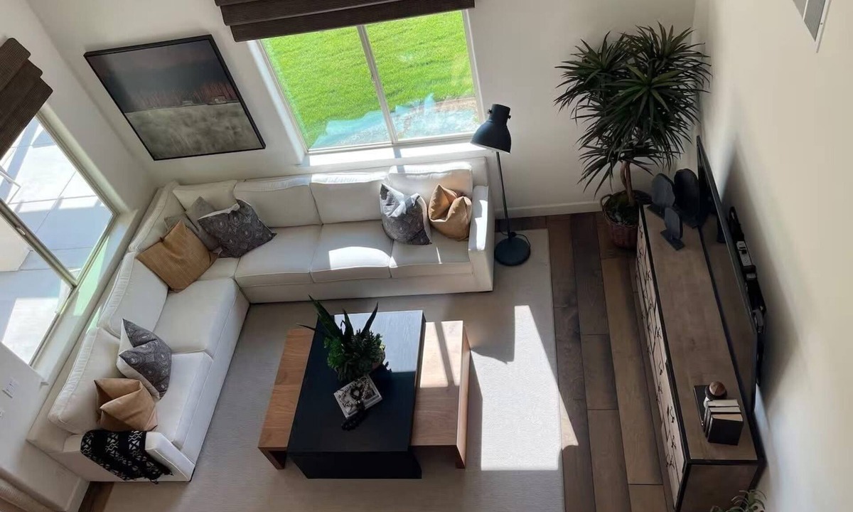 Roseville House | B555- Stylish and Spacious house in Roseville