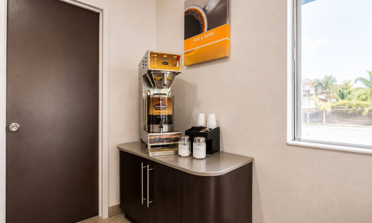 Oildale Hotel | Bakersfield Inn