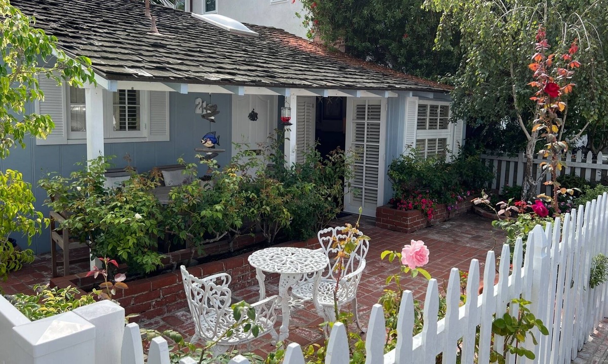 Balboa Island Cottage | Balboa Island Cottage: Sept. 5-19; Fall/Winter Discounts 30%-45%