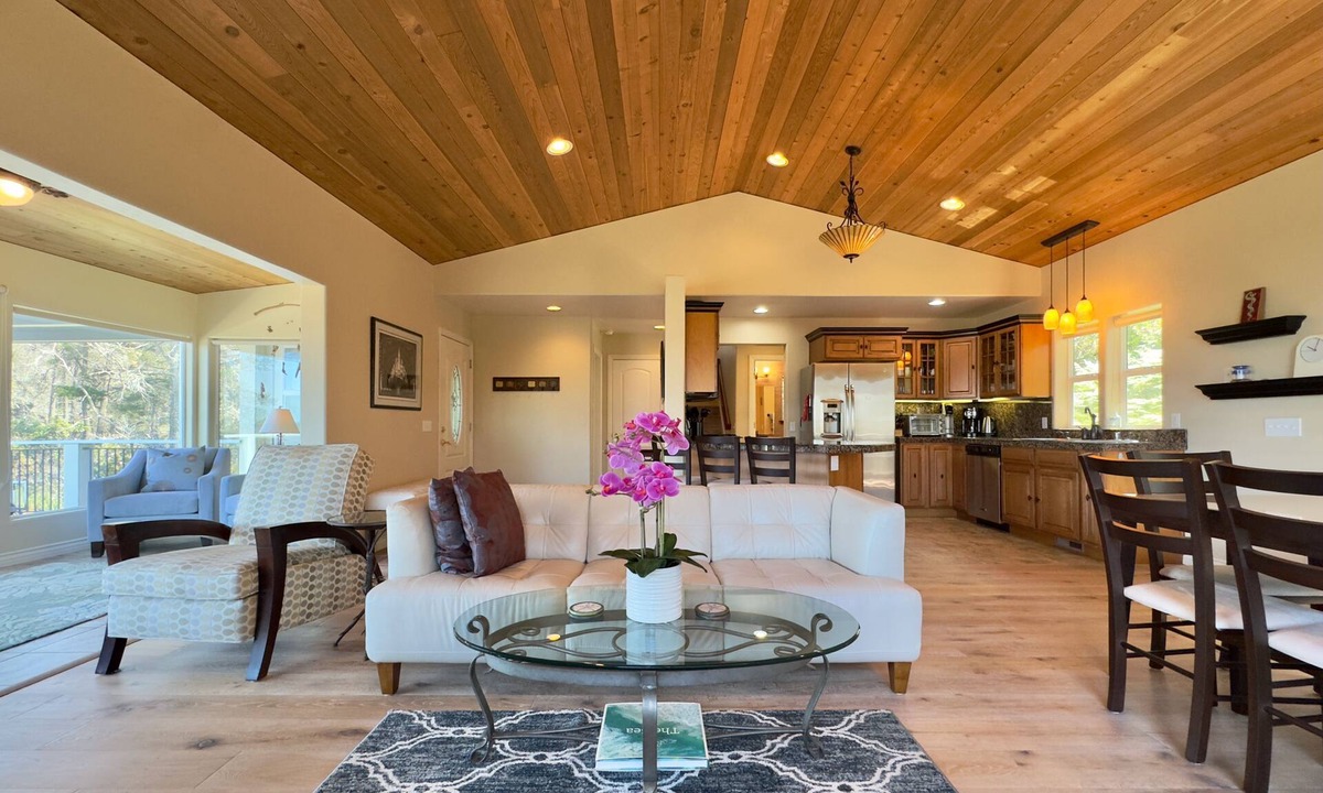 Gualala House | Barking Rock | Pickle Ball, Sunroom + Ocean Views