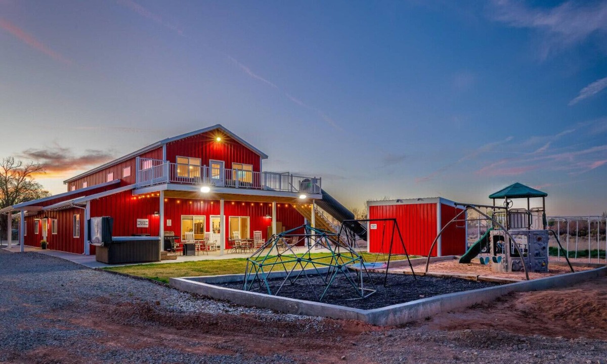 Cedar City House | Barndominium Blast | Sleeps 45, Barndominium, Sports Court, Hot Tub, Games & More!