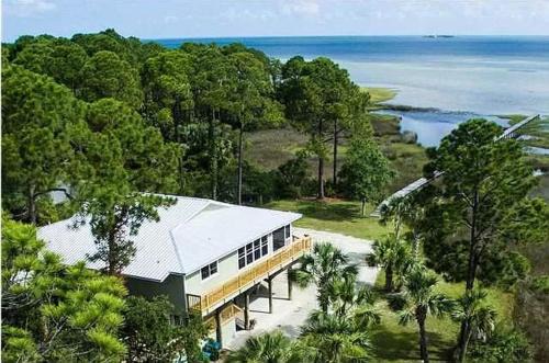 Coffeyville House | Bay Beauty