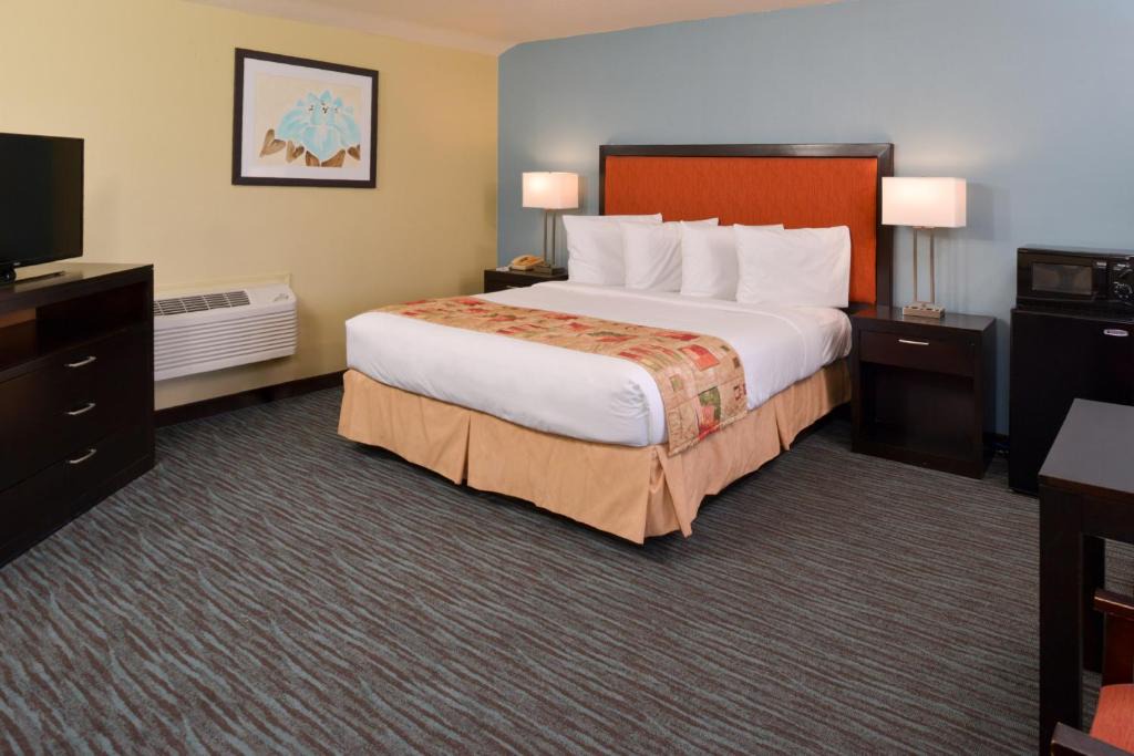 Morro Bay Hotel | Bay View Inn - Morro Bay