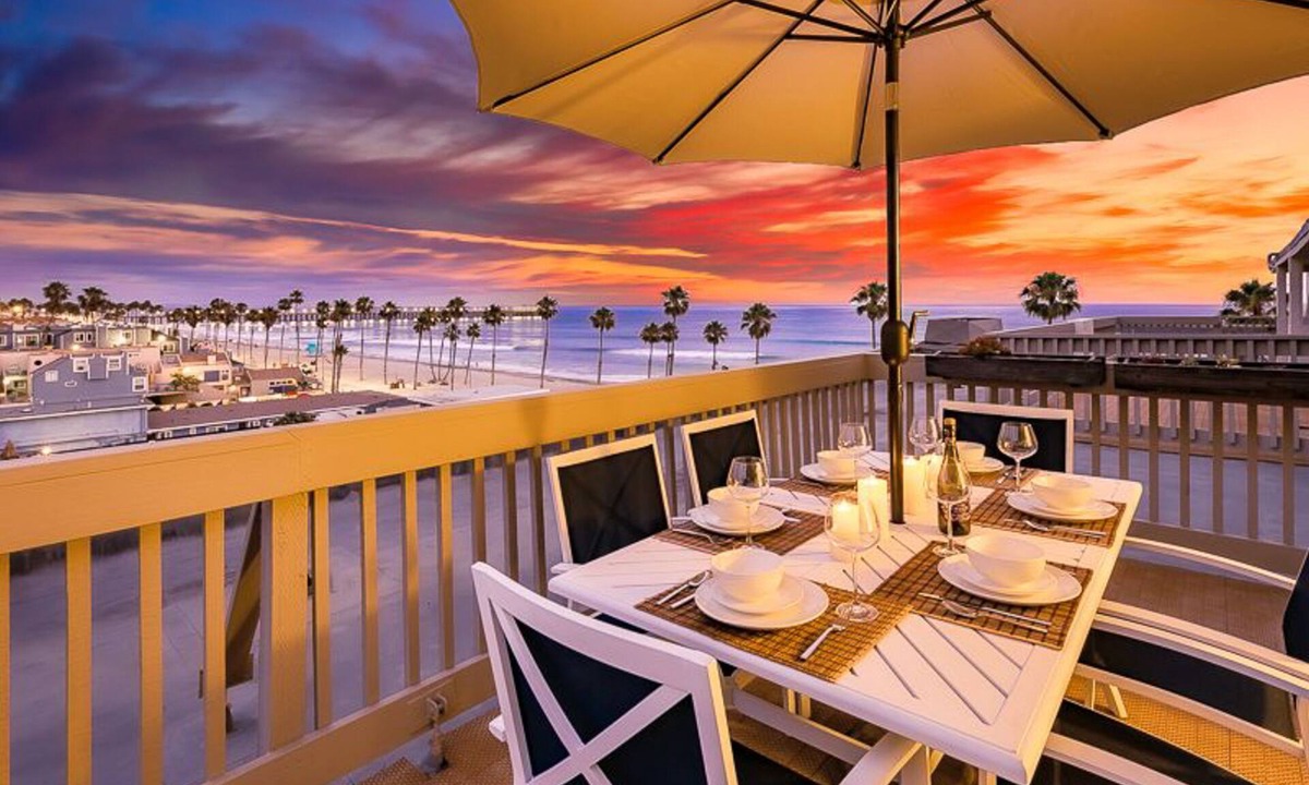 Townsite Condo | Beachfront beauty with ocean views, private balconies, pool/hot tub, & WiFi