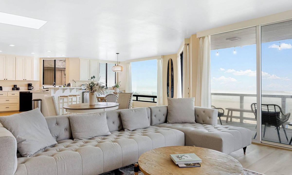 South Mission Beach Condo | Beachfront Home w/Ocean Views Right on Mission Beach Belmont by Avantstay