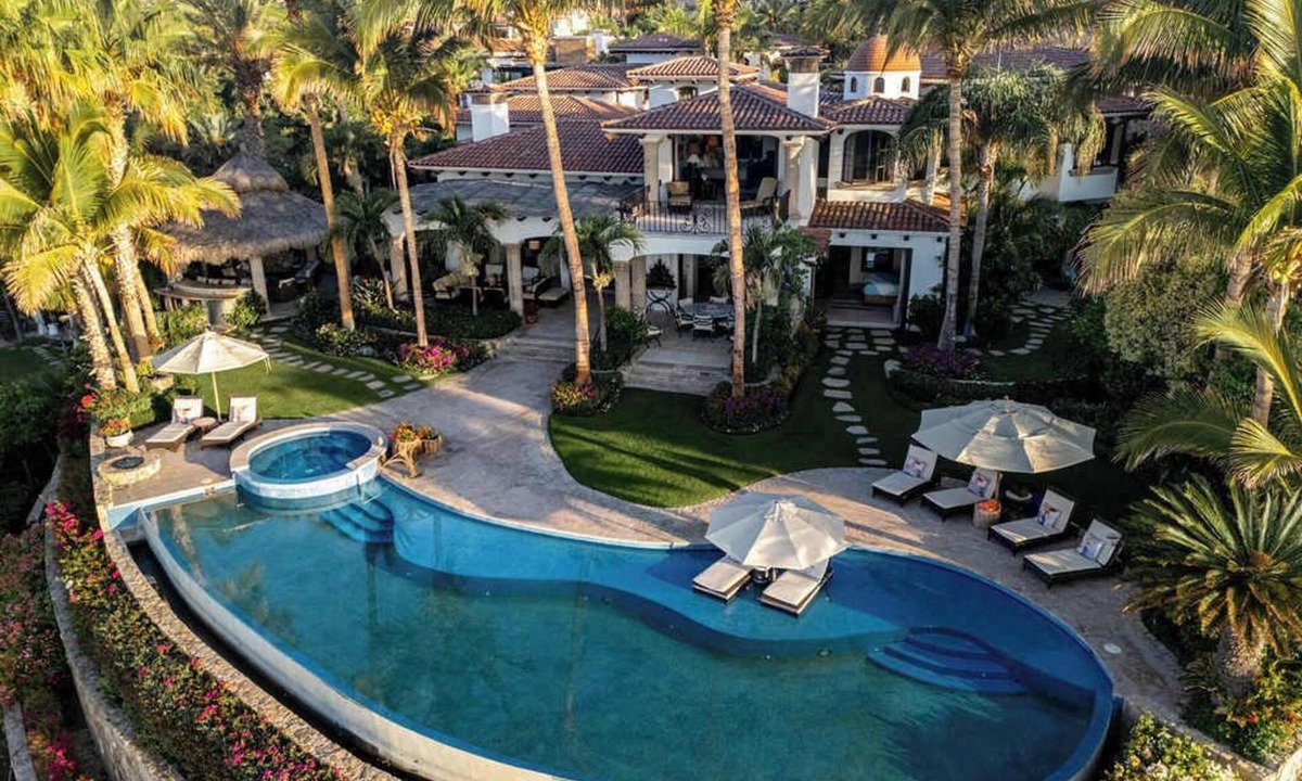 San Jose del Cabo Villa | Beachfront Palmilla Estate with Heated Infinity Pool