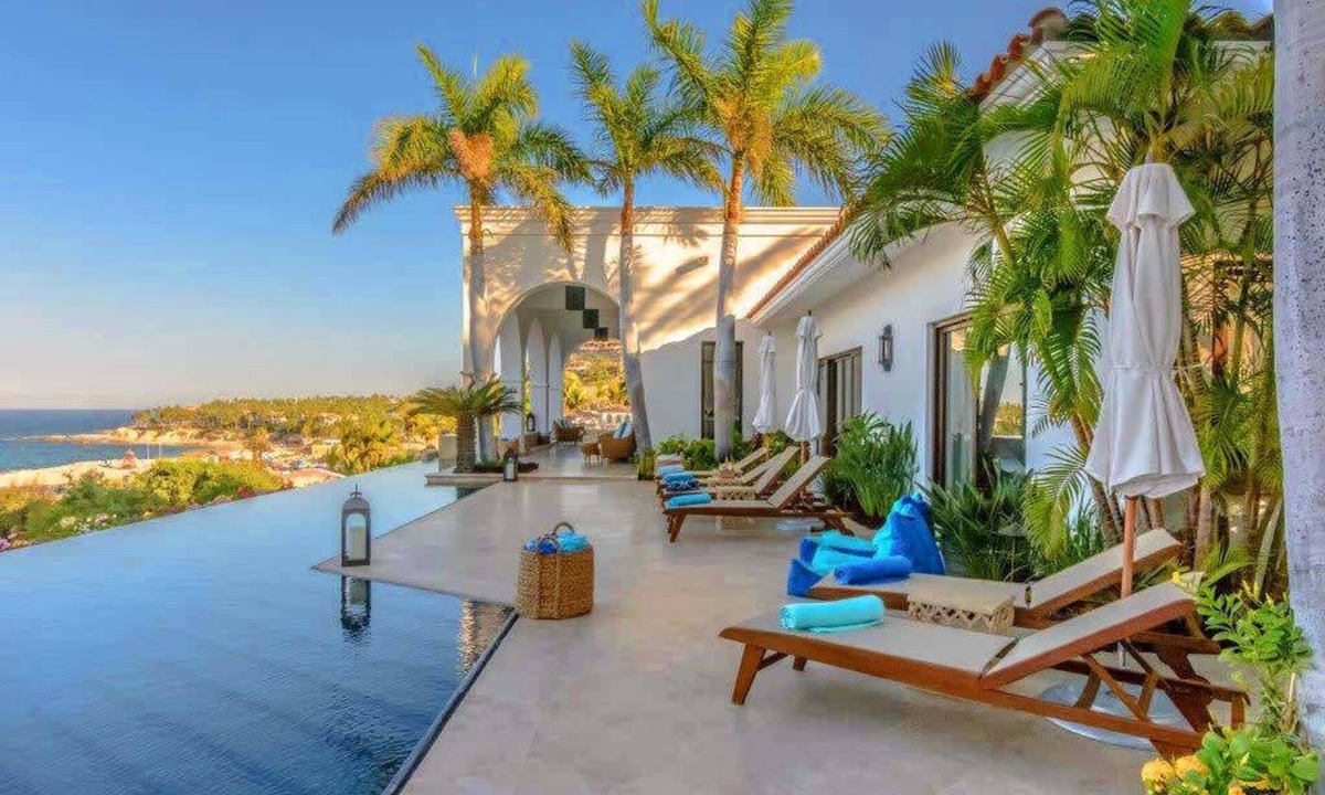 Palmilla Villa | Beachfront Palmilla Villa with Private Beach Walk